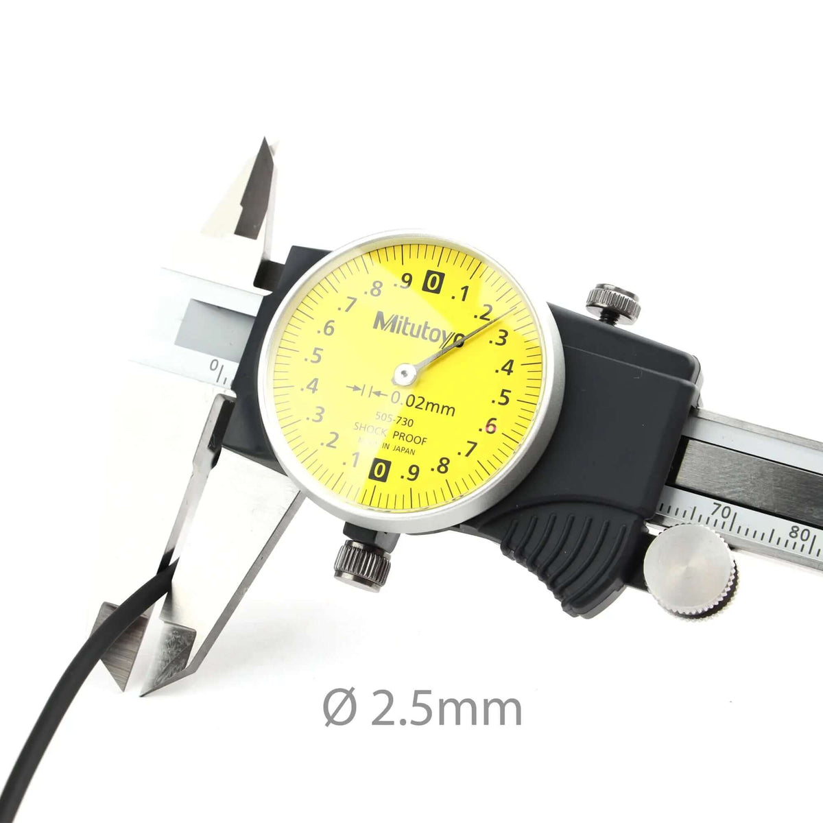 2.5mm Ultra-Thin HDMI Cable Diameter Measurement, Slim Profile for Tight Spaces & On-the-Go Use